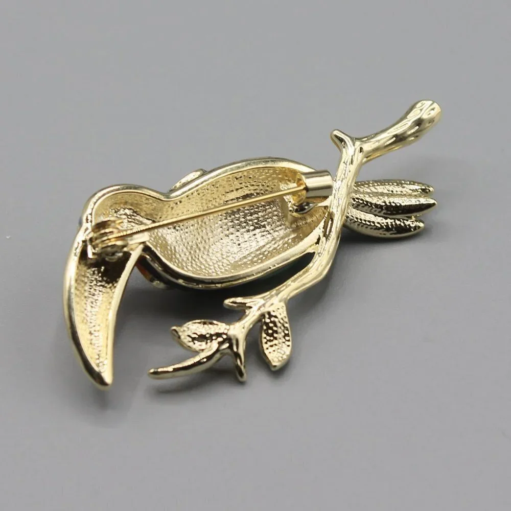 Jewelry pin brooch toucan tropical animal colorful gold tone fashion new